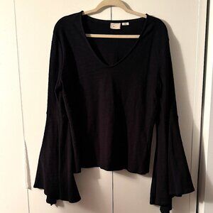 Free People black V neck top with full bell sleeves 100% cotton so cute!